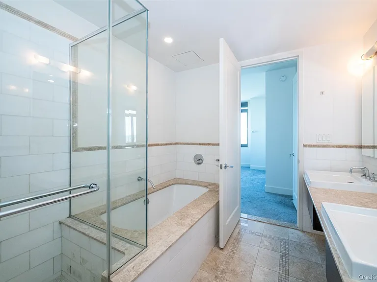 175 Huguenot St #1402 — Photo 18