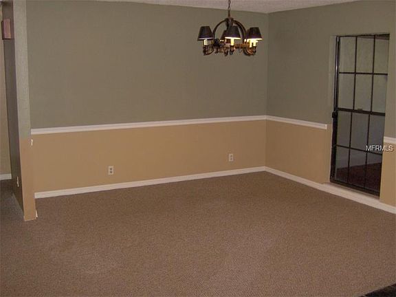 4th image of 37 Wood Hall Dr