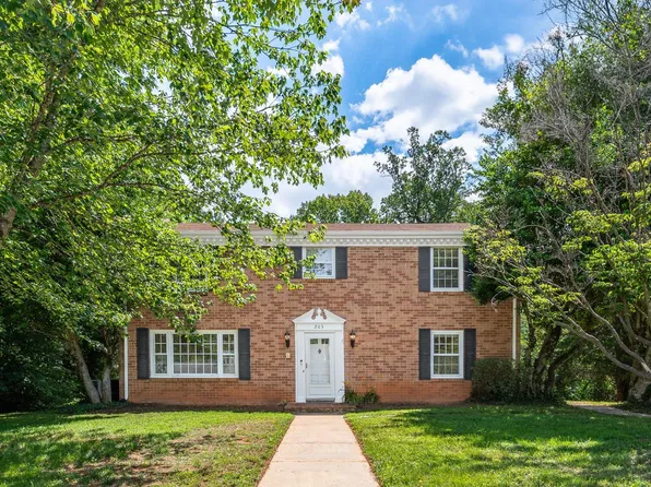 203 Nottingham Cir, Lynchburg, VA 24502