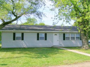 208 W Metzen St, Harvard, IL 60033