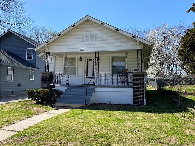 1st image of 120 N Huttig Ave