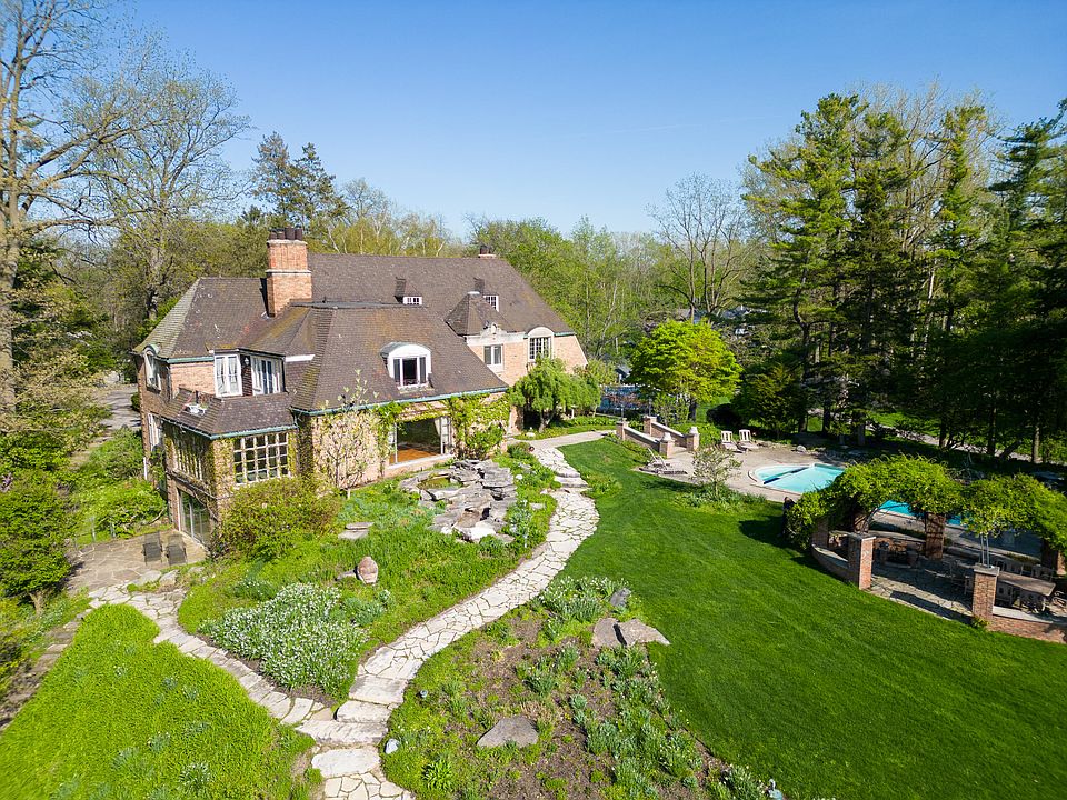 325 Lakeside Dr SE, East Grand Rapids, MI 49506 Zillow