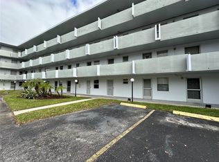 1351 NE 191st St #E107, Miami, FL 33179