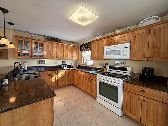 3rd image of 85 Elm Hill Drive