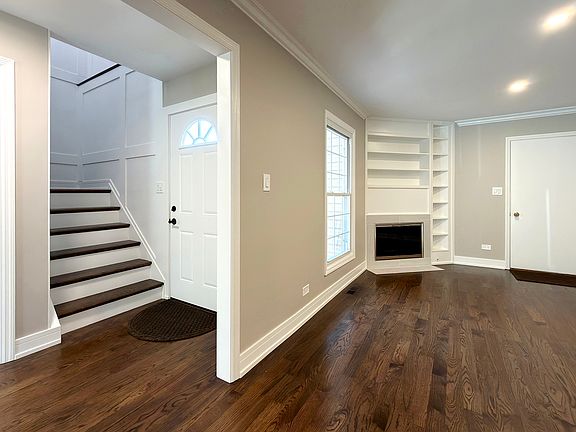 3rd image of 823 Banyan Dr