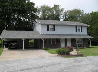 79 Village Dr #2, Carbondale, IL 62902