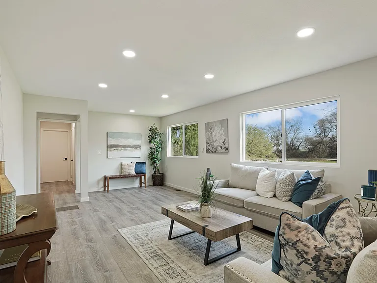 1750 Taylor Rd — Photo 1