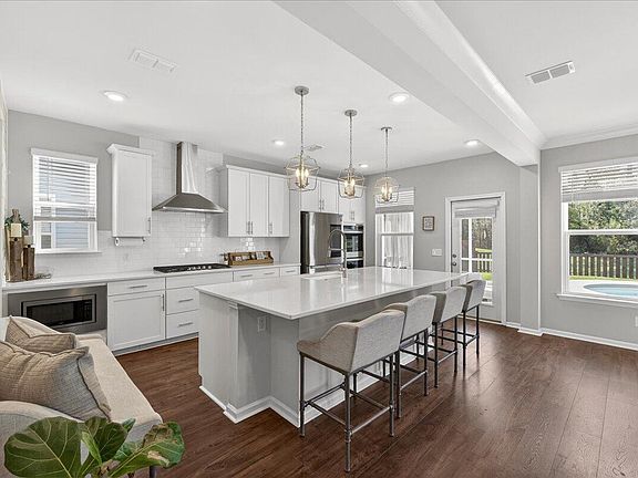 2nd image of 131 Wappoo Trace Ln
