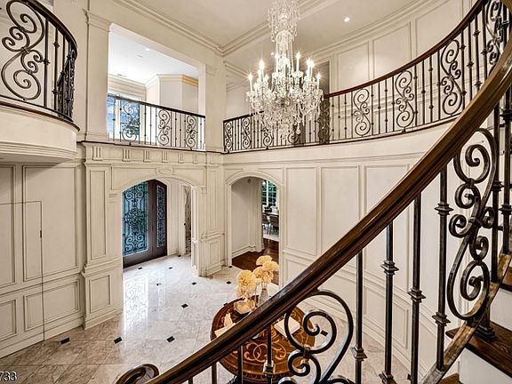 2nd image of 14 Grasmere Ct