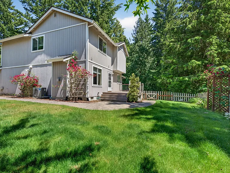 1574 SE Nylace Ln — Photo 48