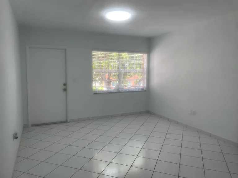 3430 SW 10th St #3 — Photo 13