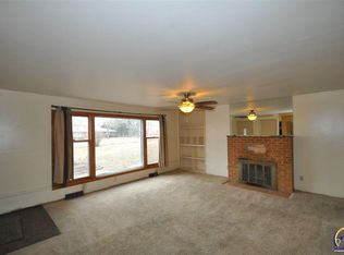 615 NE 43rd St, Topeka, KS 66617