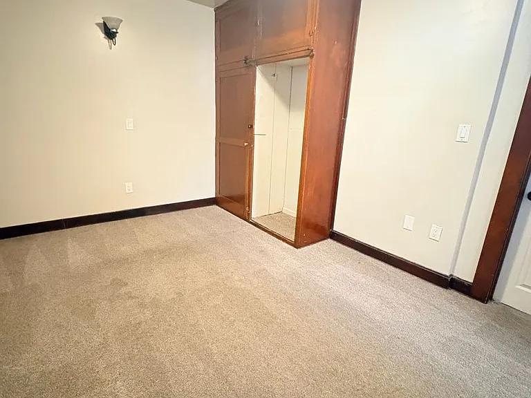 1619 N Madison St — Photo 5