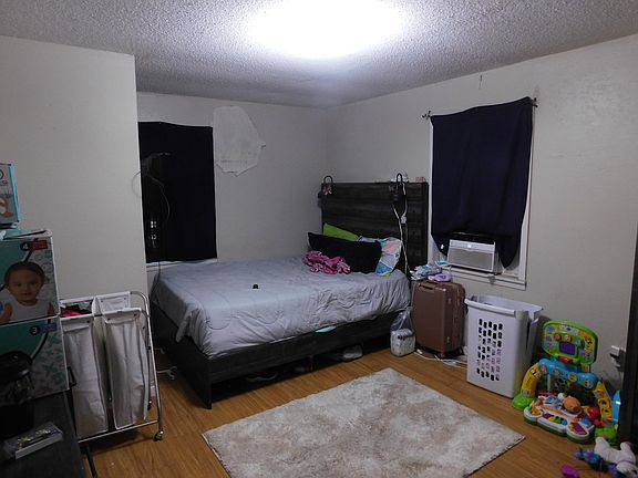 2nd image of 105 Orchard Dr