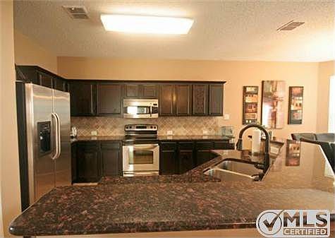 5th image of 1305 Westglen Dr