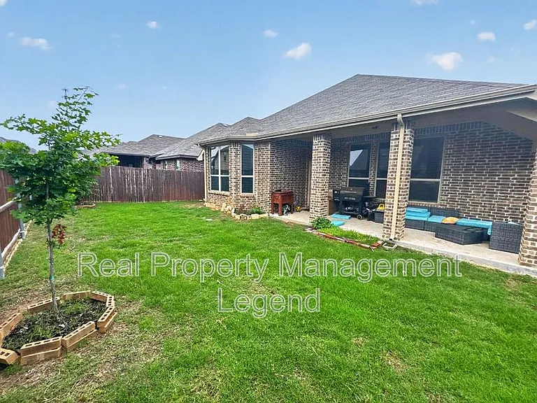 417 Cooper St — Photo 17
