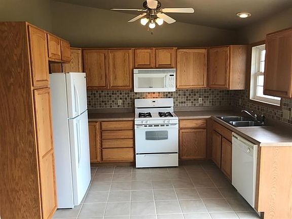 5th image of 9501 W 143rd Pl