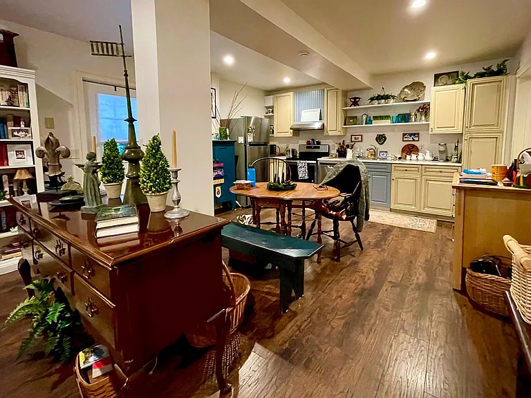 Eat-in kitchen with lots of workspace.