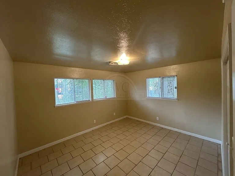 1814 Crestridge Dr — Photo 18