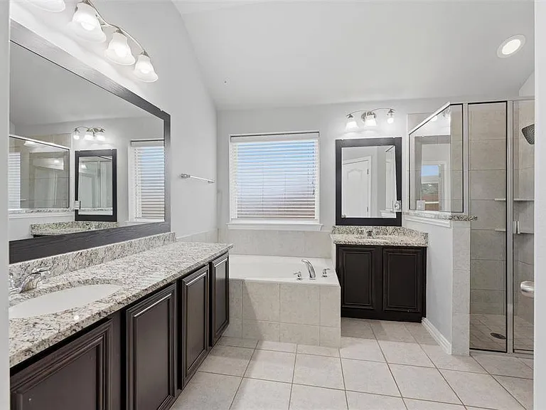 453 Rockaway Dr — Photo 8