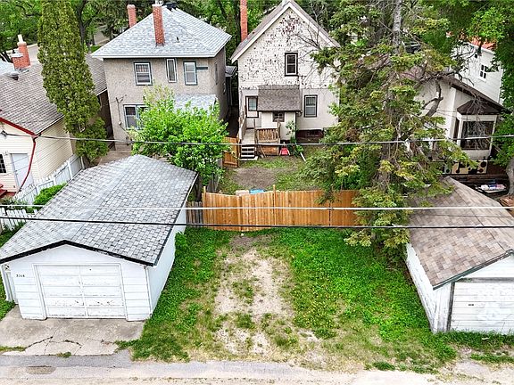 2nd image of 3312 Victoria Avenue