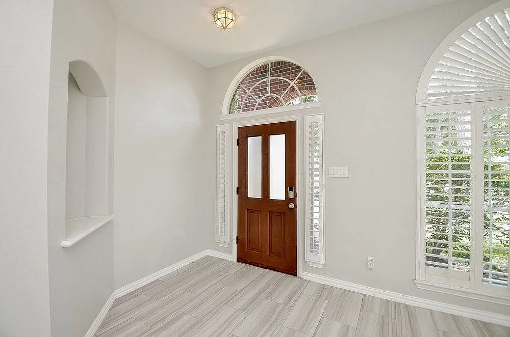 4 bed, 2.0 bath, 2246 sqft, $2,560 — Photo 4
