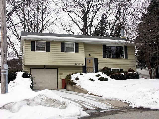 2nd image of 501 N Westnedge Rd