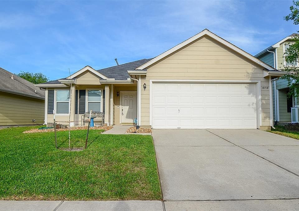 1st image of 19718 River Breeze Dr