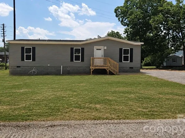 276 Mulberry St, Forest City, NC 28043