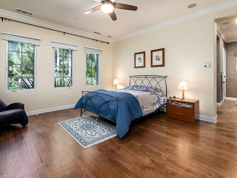 8124 City Lights Way — Photo 7