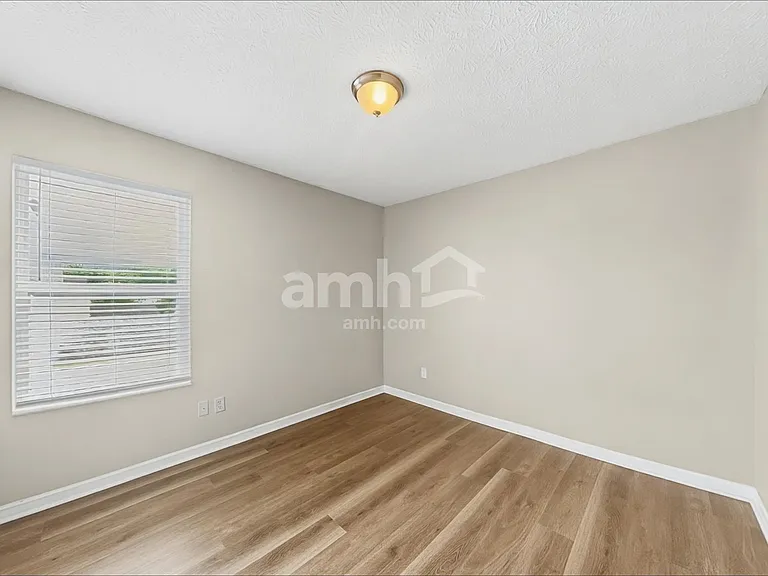 838 Avalon Dr — Photo 16