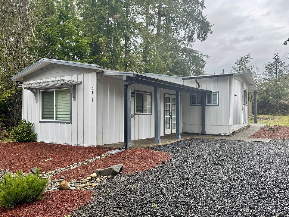 1st image of 2401 E Saint Andrews Dr