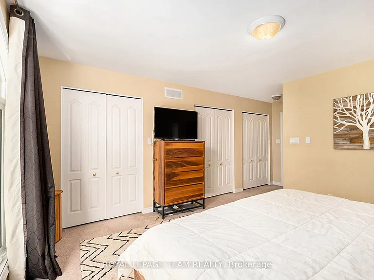 121 Drummond St — Photo 24