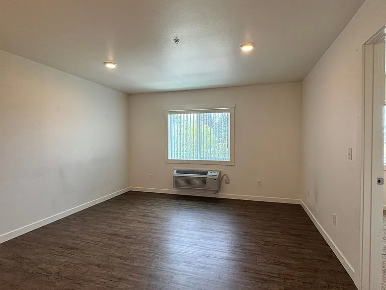 2249 N Airport Rd — Photo 34
