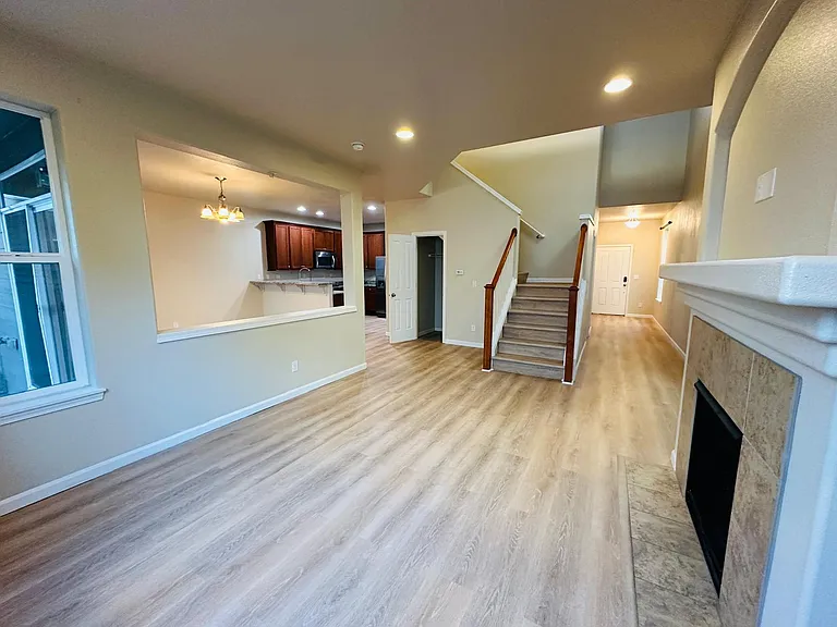 3374 SE Meadowview Way — Photo 5