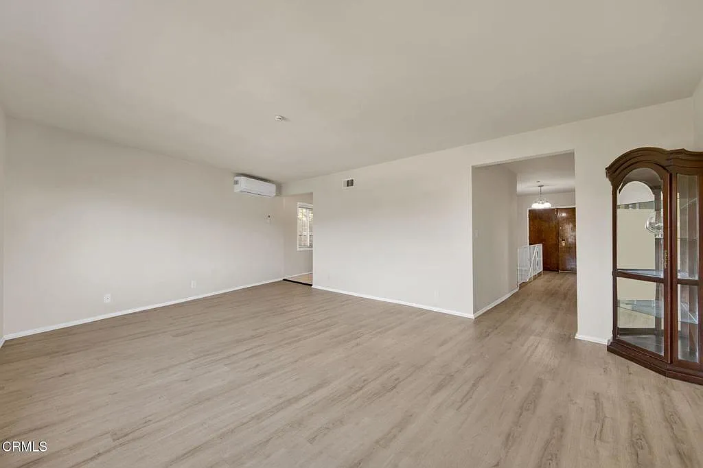 3 bed, 2.0 bath, 1893 sqft, $5,250 — Photo 3