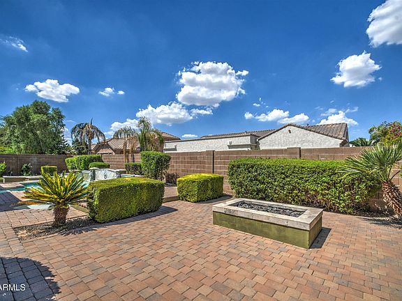 4th image of 2086 E Crescent Pl