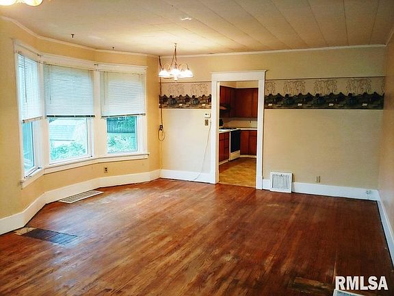 2nd image of 108 Madison St