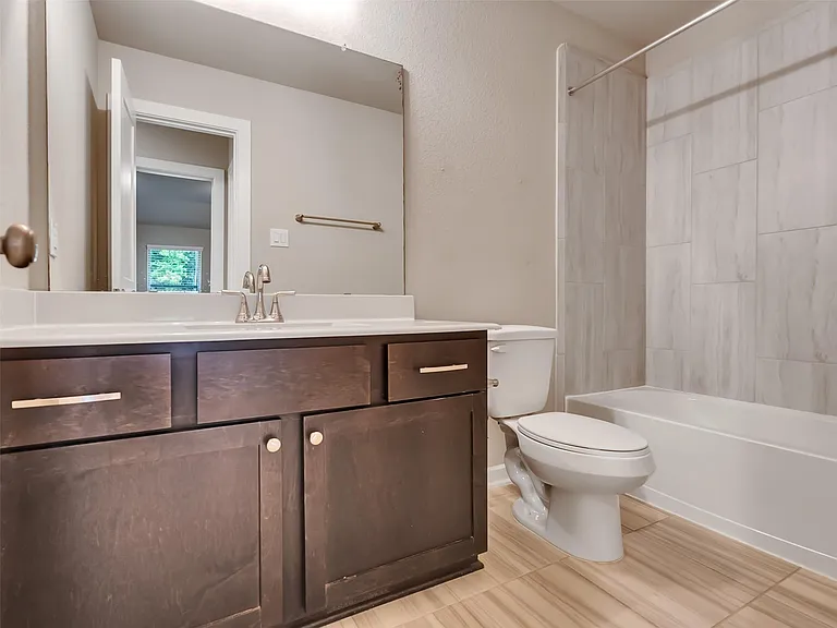 8510 Amber Bend Dr — Photo 31