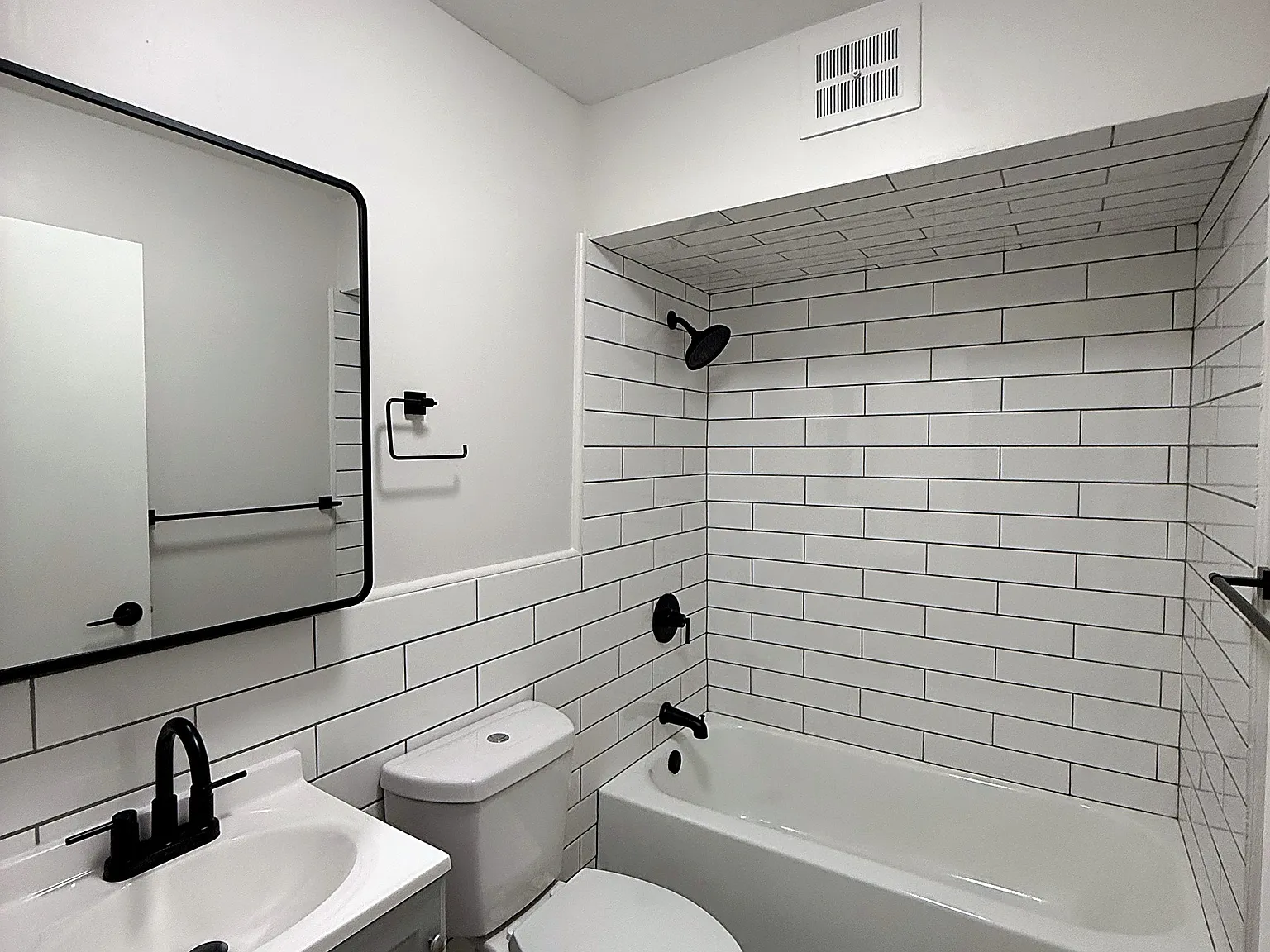 802 Main Street - 7 — Photo 2