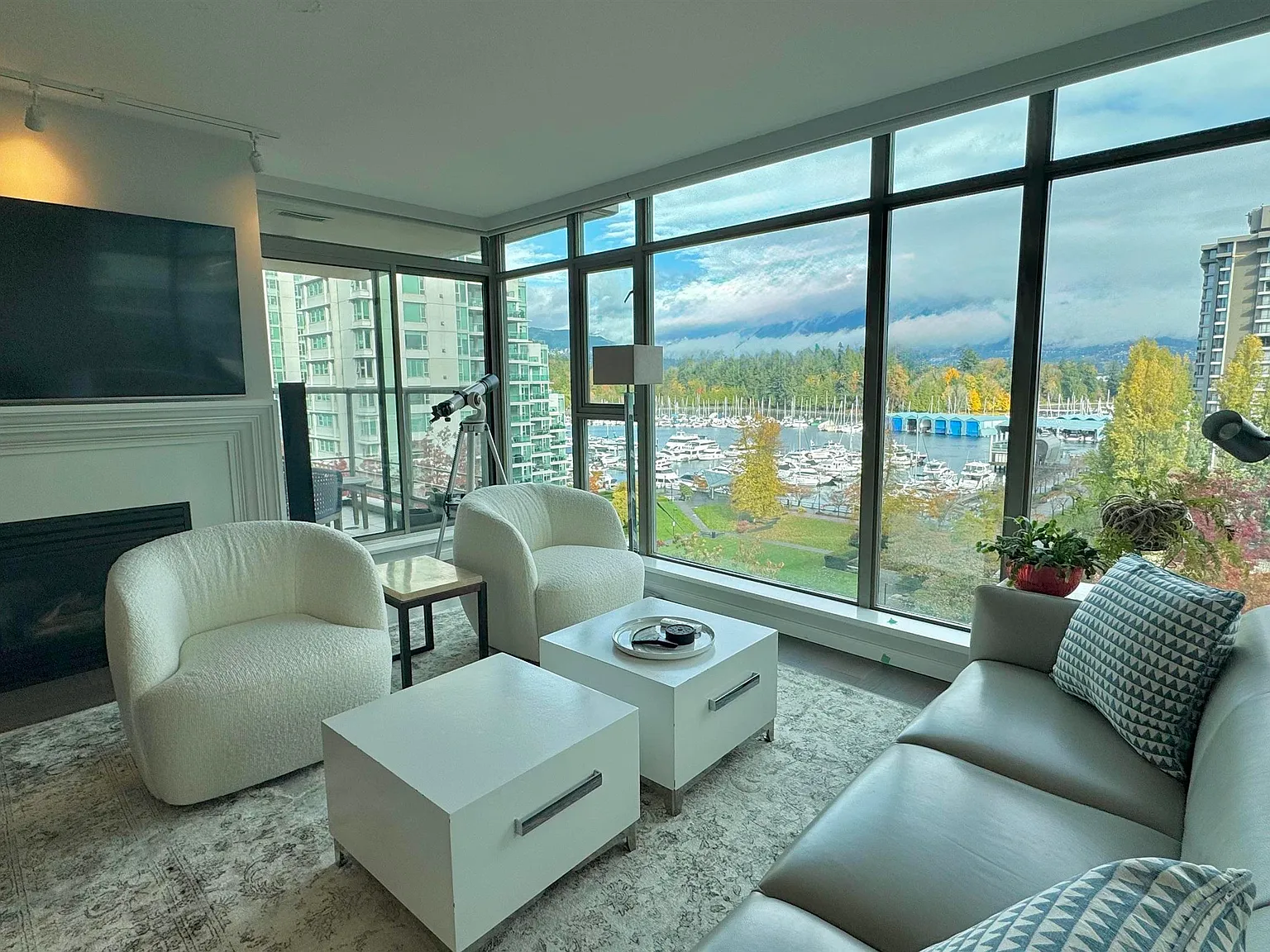 2 bed, 1210 sqft, $5,500 — Photo 3