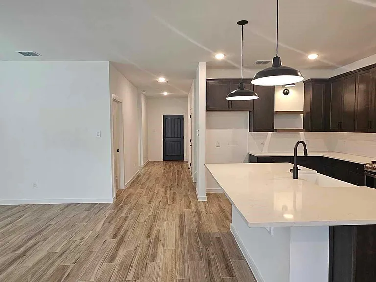 8423 Bay Ridge Cir — Photo 12