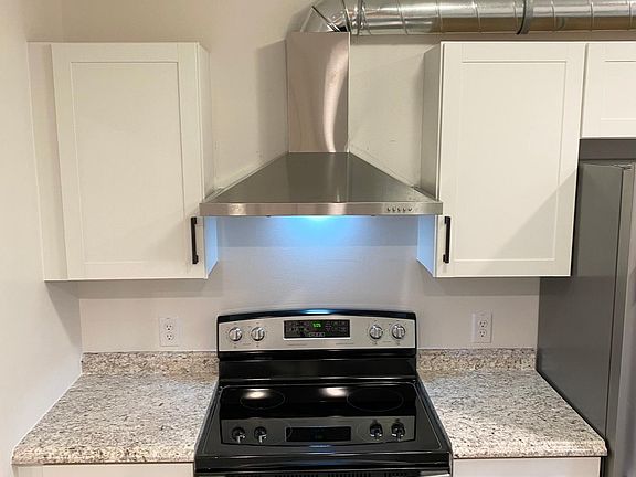 2nd image of 5040 Amy Dr