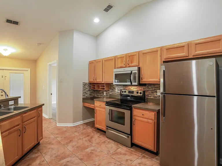 1299 Summit Oaks Dr E — Photo 9
