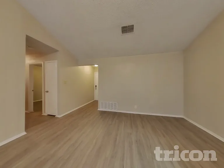 7527 Ledgebrook Dr — Photo 5
