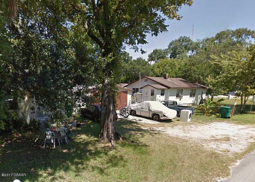 1st image of 605 Center Ln