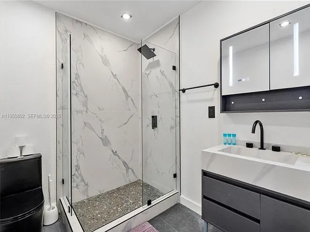 270 NW 41st St — Photo 10