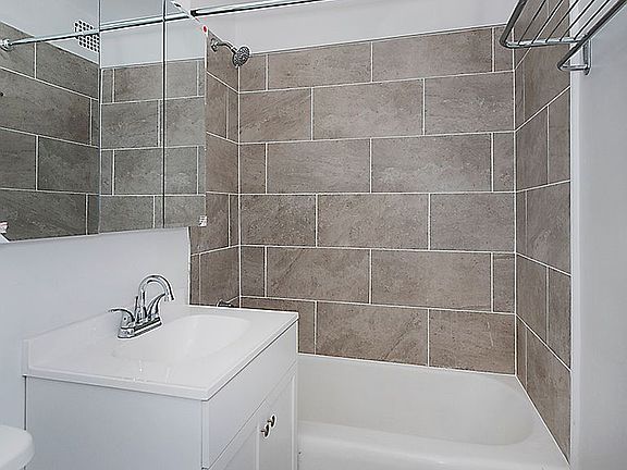 5th image of 141 E 55th St APT 7D