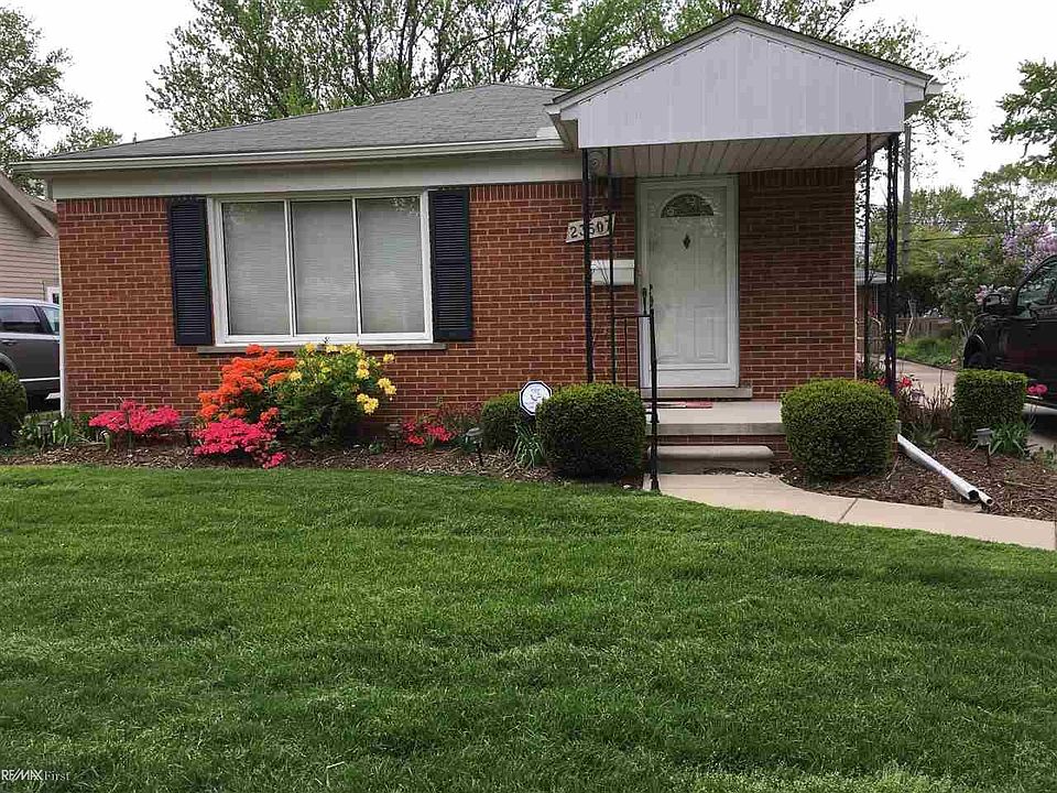 1st image of 23507 Recreation St