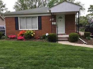 23507 Recreation St, Saint Clair Shores, MI 48082